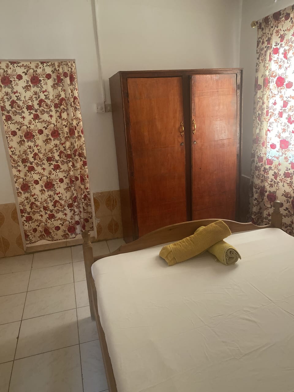 Junior Room | Desk, free WiFi, bed sheets
