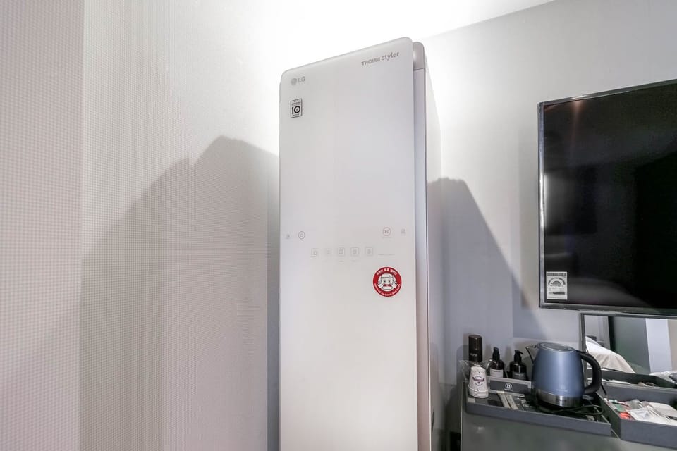 Deluxe Room | Desk, blackout drapes, free WiFi, bed sheets