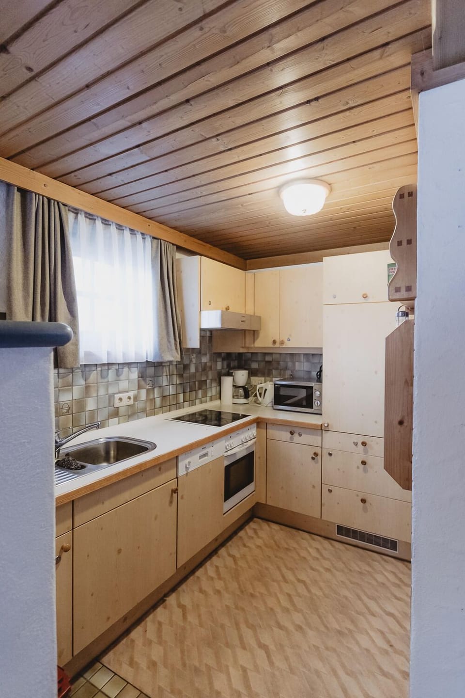 Traditional Suite | Private kitchen | Highchair, eco-friendly cleaning products
