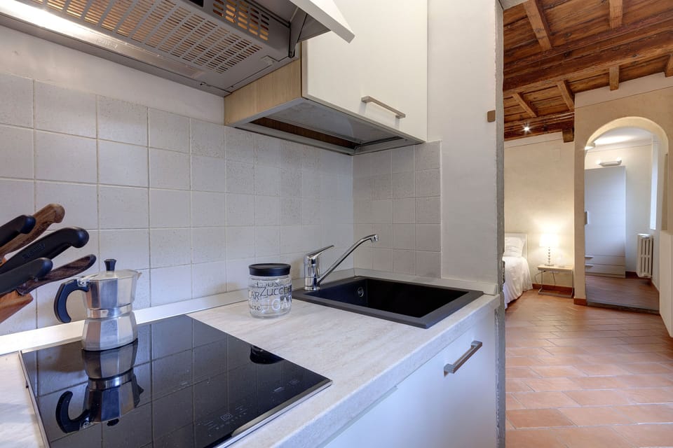 Apartment, 1 Bedroom | Private kitchenette | Fridge, microwave, stovetop, cookware/dishes/utensils