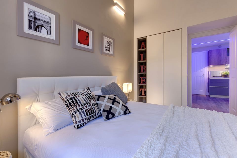 Apartment, 2 Bedrooms | WiFi (free), bed sheets