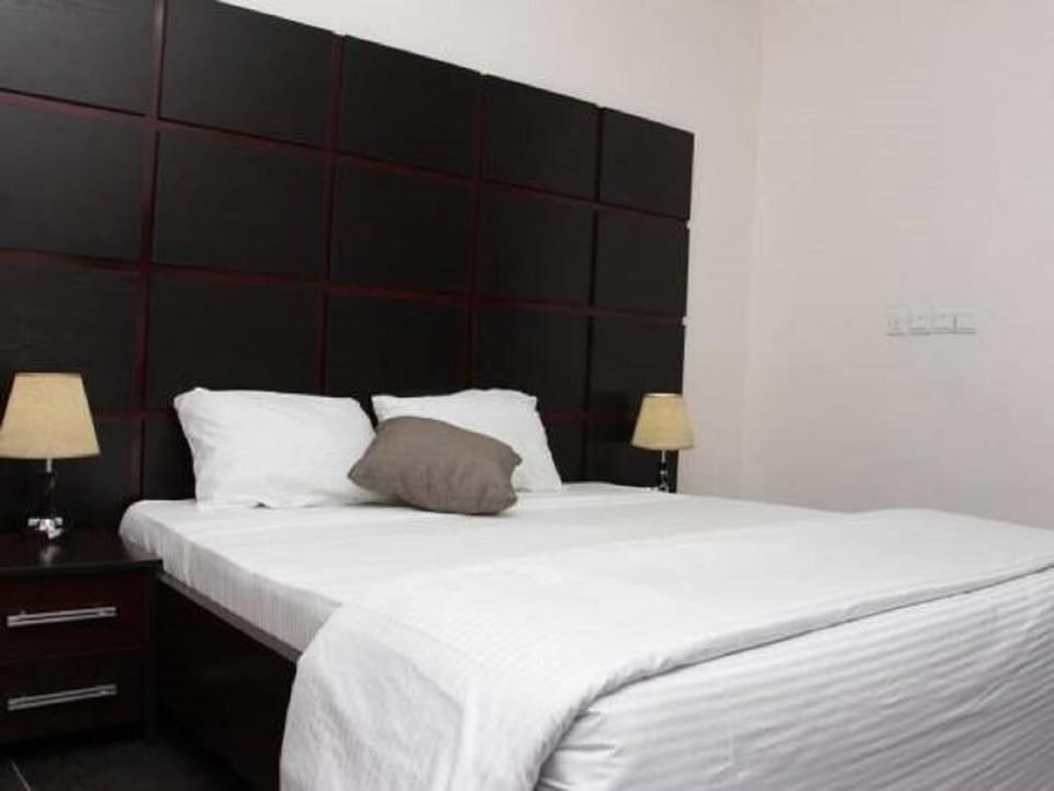 Basic Room | Minibar, in-room safe, desk, free WiFi