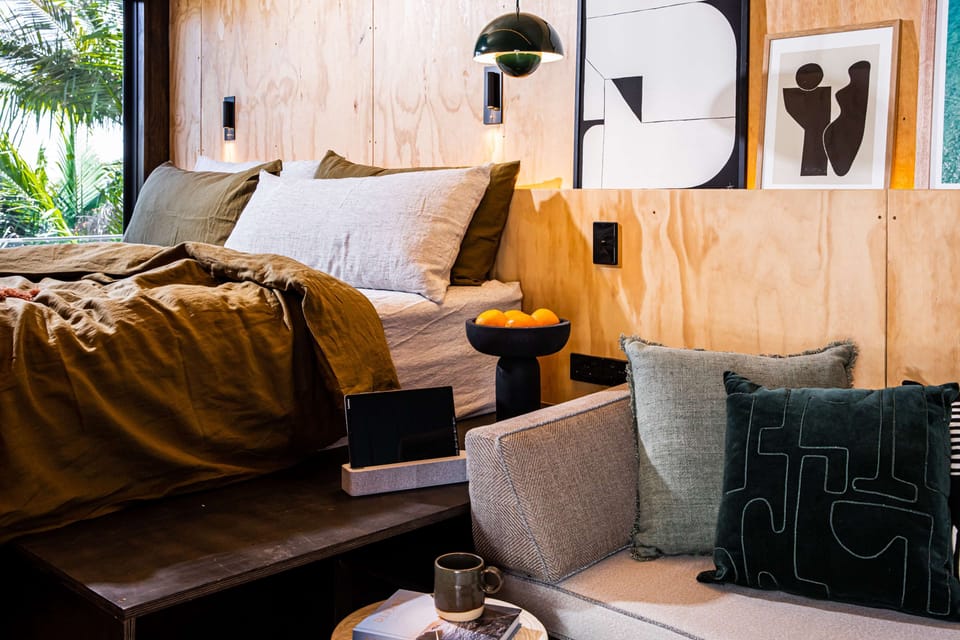 qtQT Cabin | Minibar, in-room safe, blackout drapes, iron/ironing board