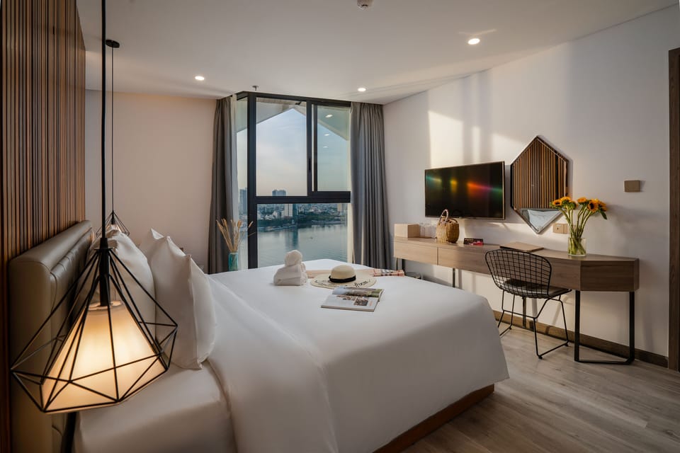 Family Suite, 2 Bedrooms, Riverfront | Premium bedding, pillowtop beds, minibar, in-room safe