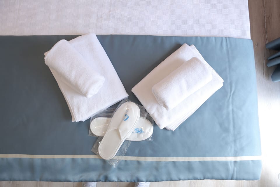 Exclusive Double or Twin Room | Free WiFi, bed sheets