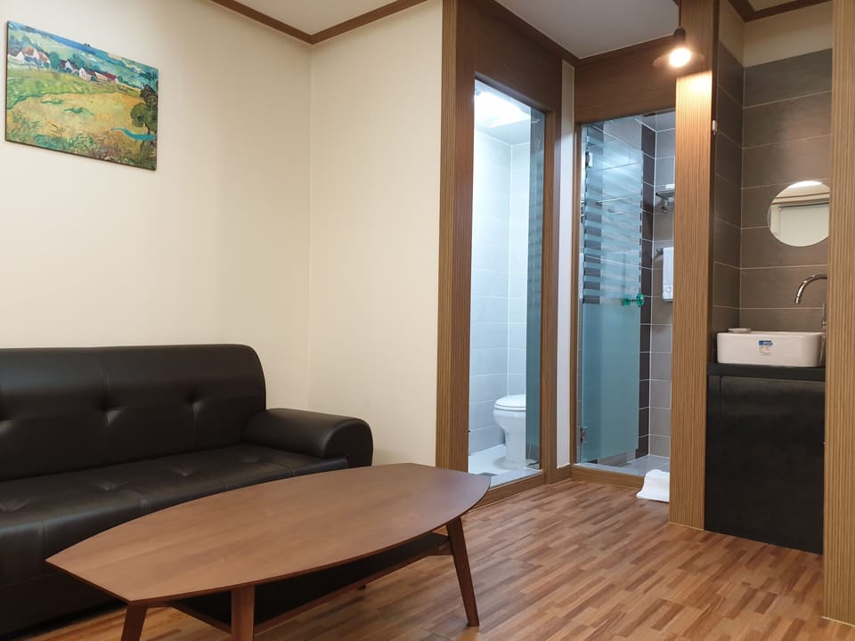 Deluxe Room | Free WiFi