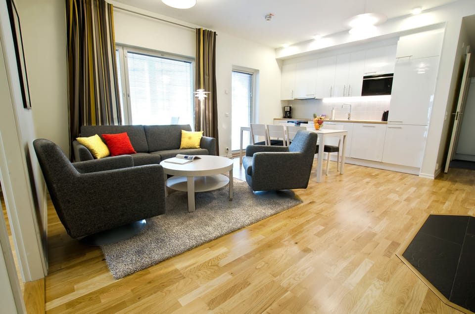Apartment, 3 Bedrooms (7 Adults) | Private kitchen | Full-size fridge, oven, stovetop, dishwasher