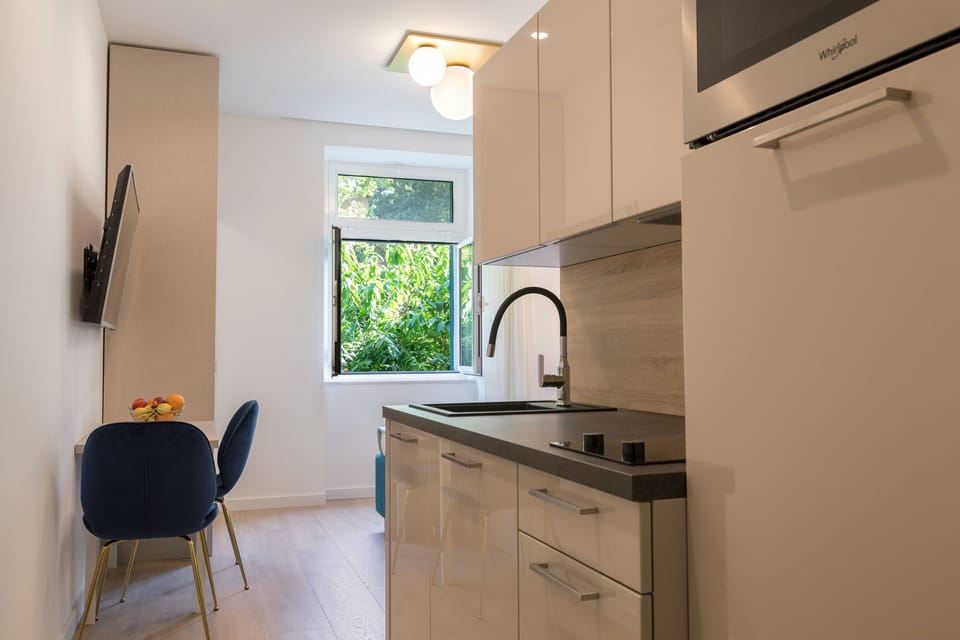 Luxury Studio (6) | Private kitchen | Espresso maker, electric kettle