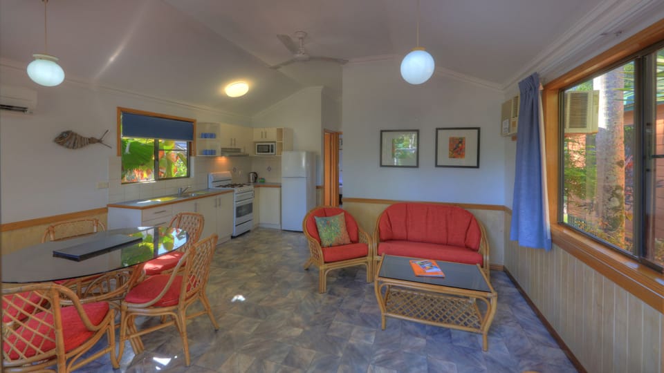 Villa | Private kitchen | Microwave, coffee/tea maker, electric kettle, toaster