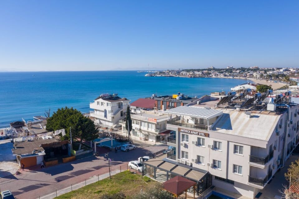 Premium bedding, free WiFi, bed sheets