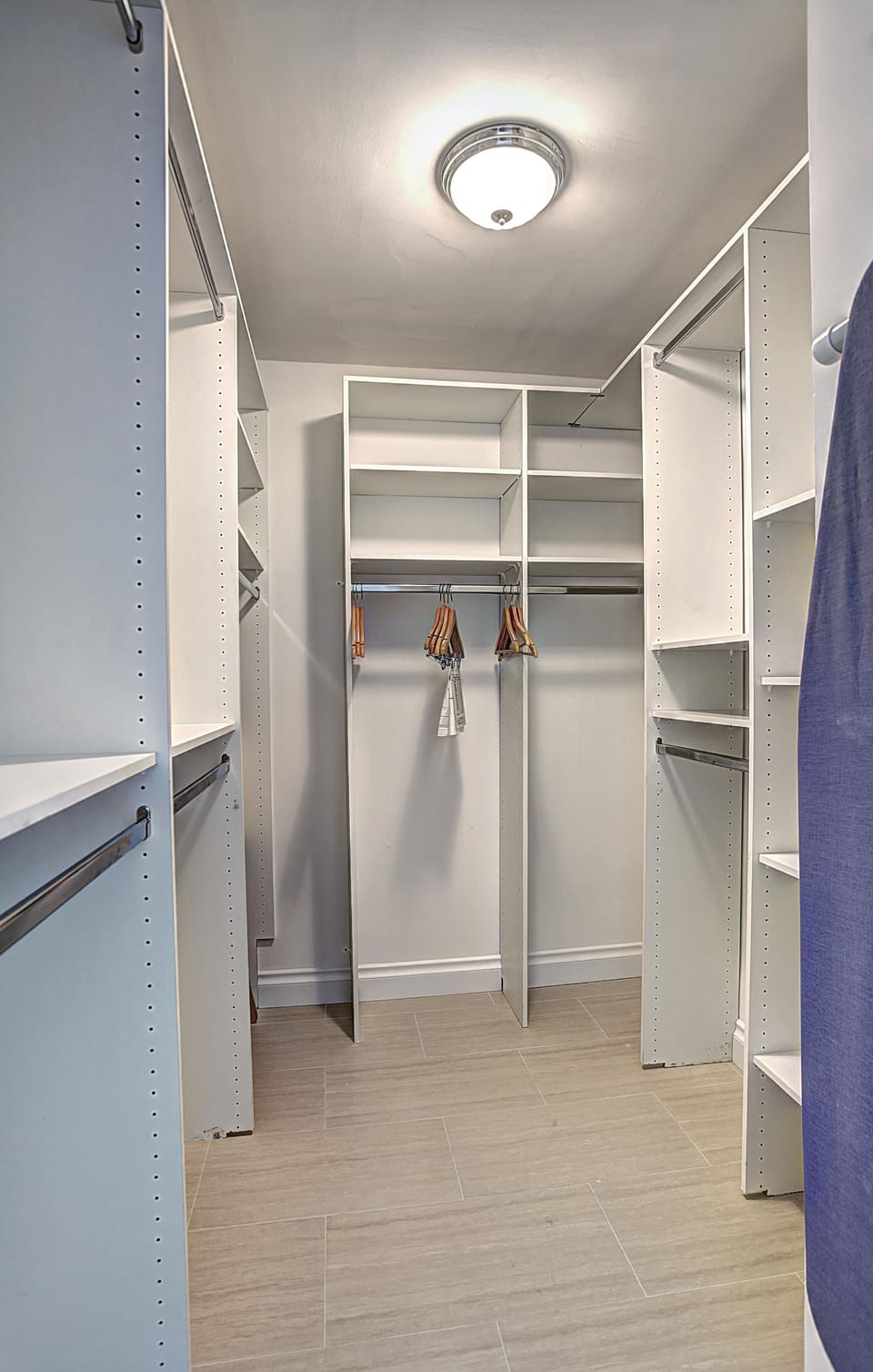 One Bedroom Suite with Kitchen / Living Room | Room amenity
