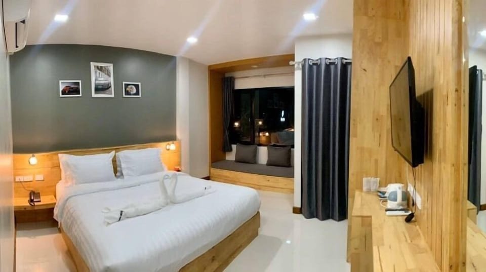 Standard Room | Desk, free WiFi, bed sheets