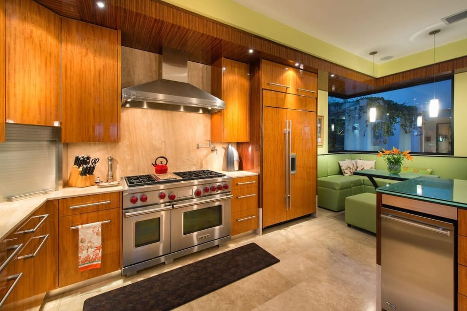 House, 5 Bedrooms | Private kitchen | Full-size fridge, microwave, stovetop, dishwasher