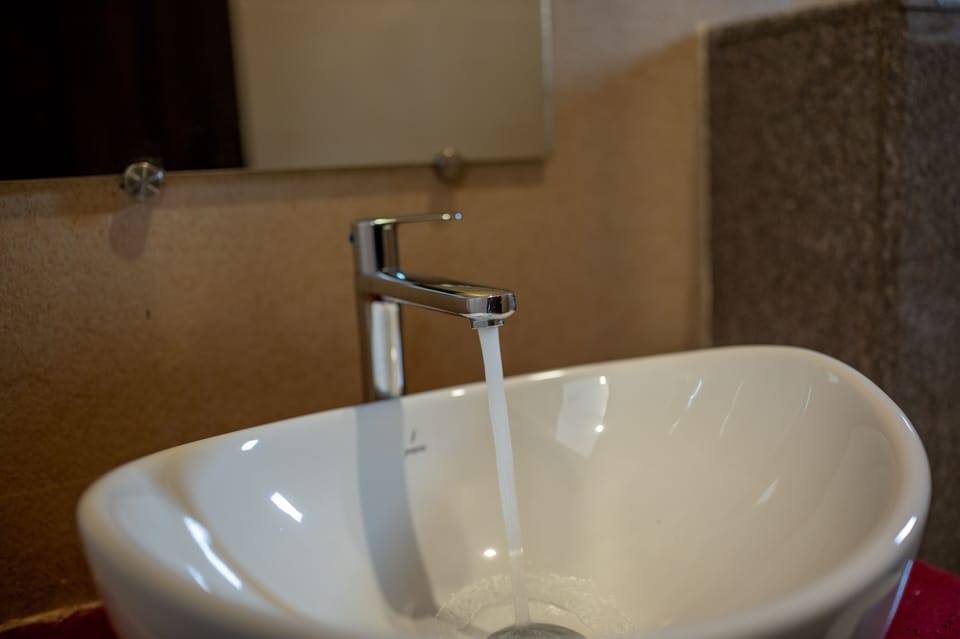 Superior Double Room | Bathroom | Shower, rainfall showerhead, free toiletries, hair dryer