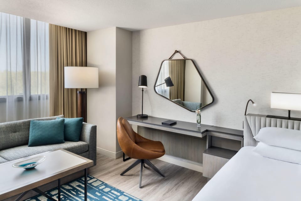 Premium bedding, in-room safe, desk, laptop workspace