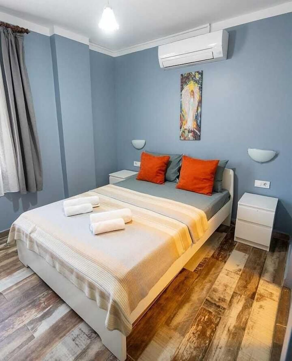 Classic Room | In-room safe, free WiFi, bed sheets