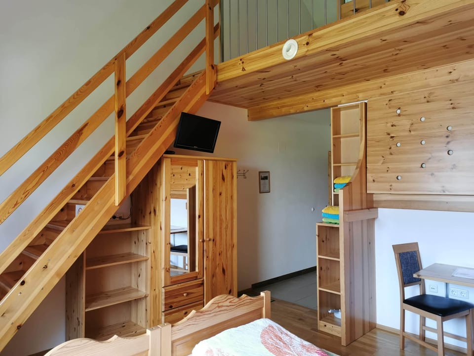 Family Room | Desk, blackout drapes, cribs/infant beds, travel crib