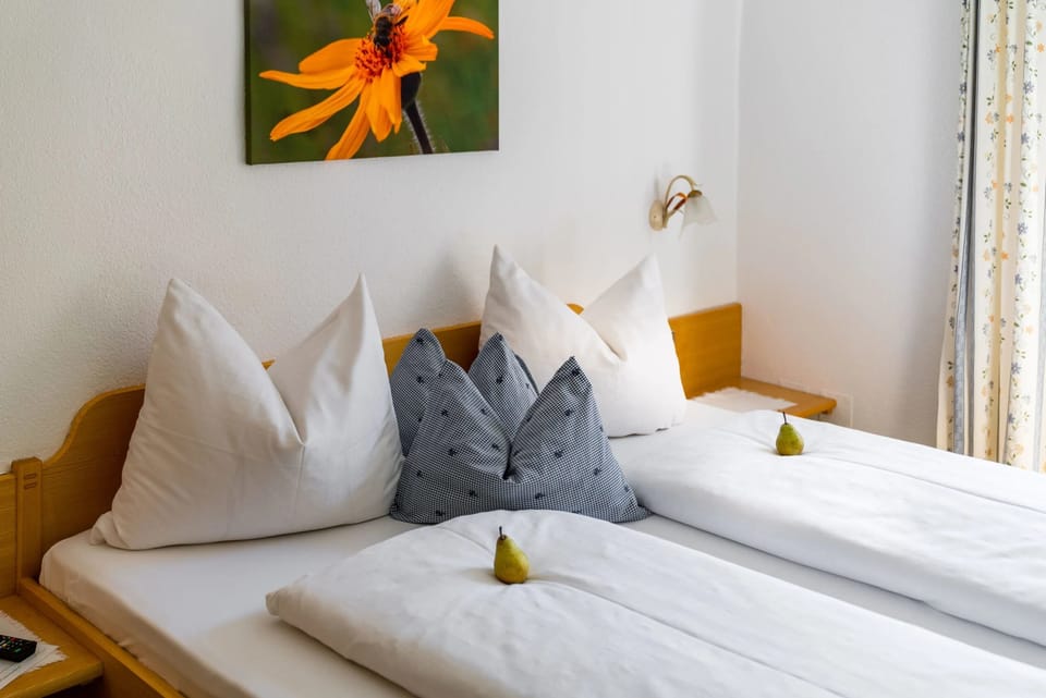 Double Room | Free WiFi, bed sheets