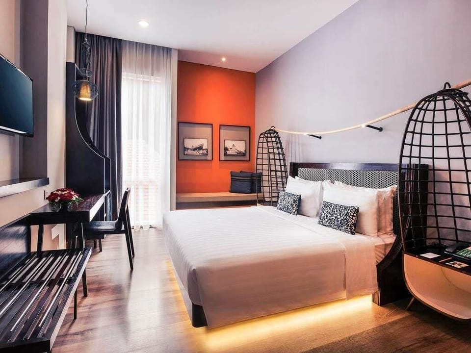 Privilege Luxe King, Ideal for Family - 1 king size bed | Premium bedding, minibar (free items), in-room safe, desk