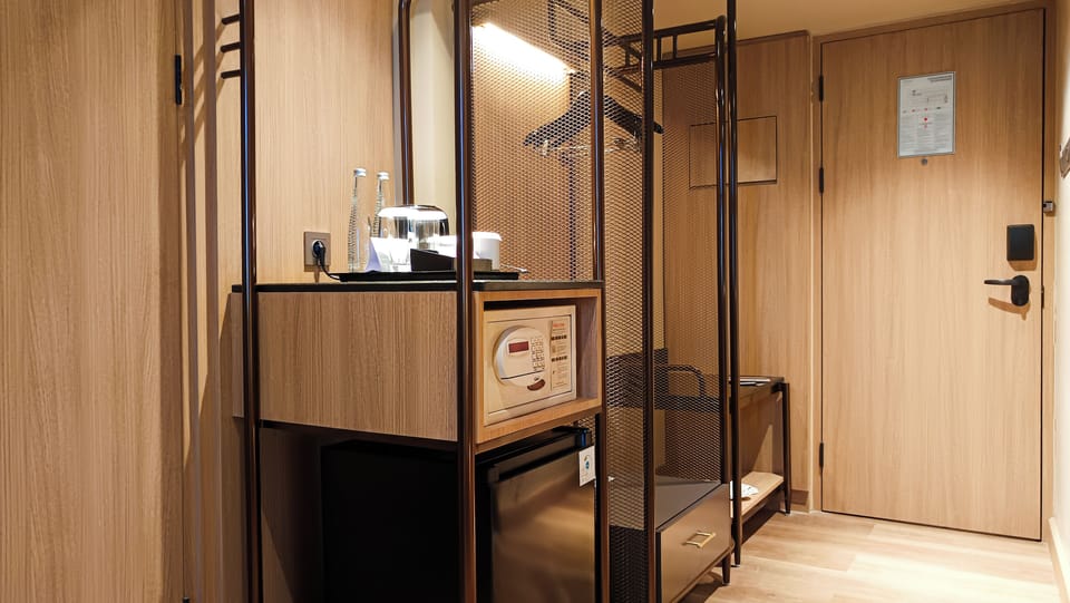 Privilege King Room, City View - 1 king size bed | Premium bedding, free minibar, in-room safe, desk