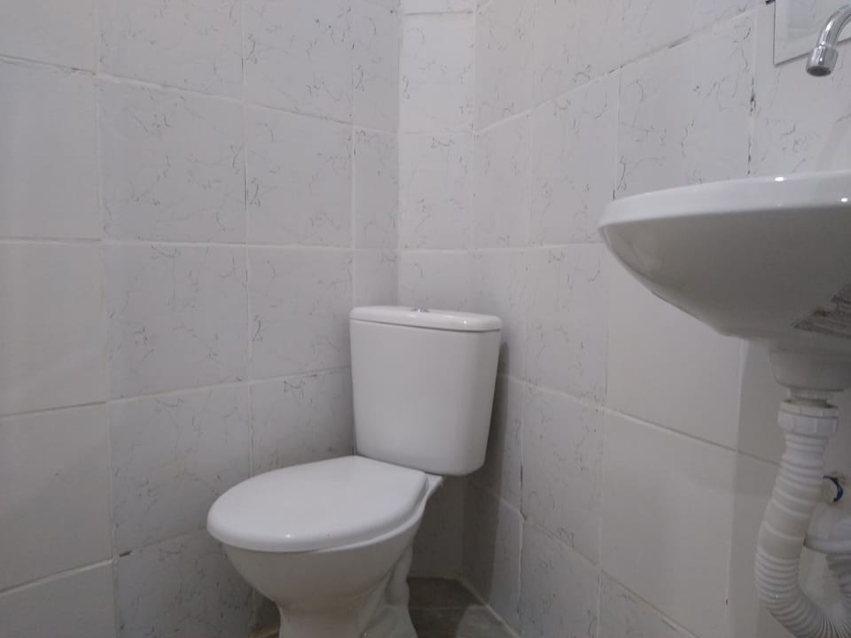 Shower, free toiletries, towels, soap