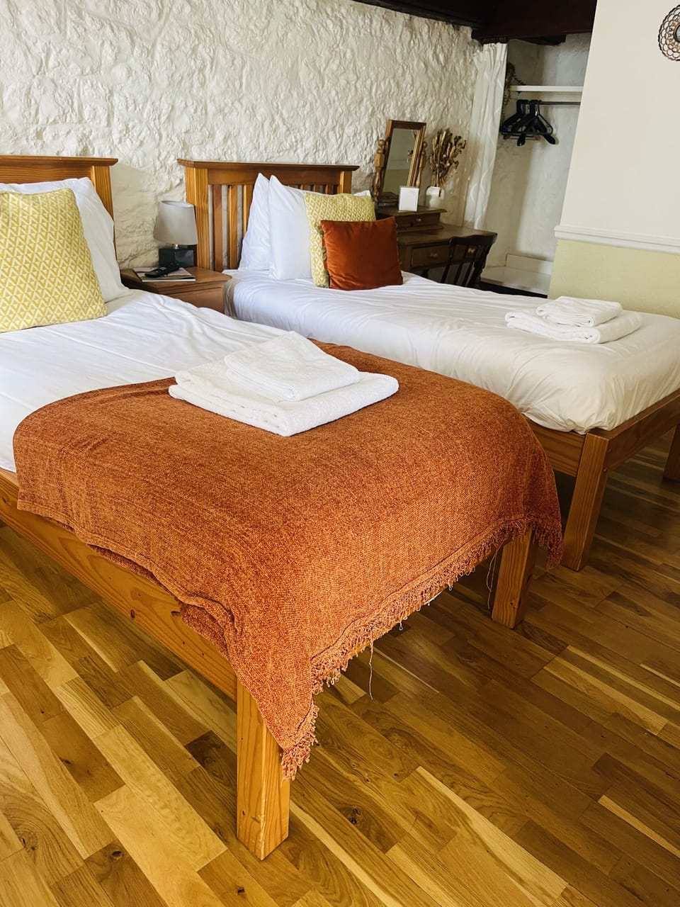 Superior Twin Room, Ensuite (Or)