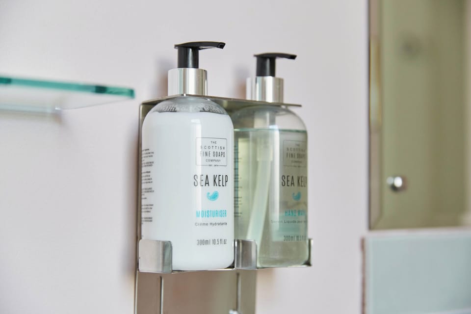 Twin Room / Double Room, 2 Single Beds or Super King Bed (Calluna Room) | Iron/ironing board, free WiFi, bed sheets