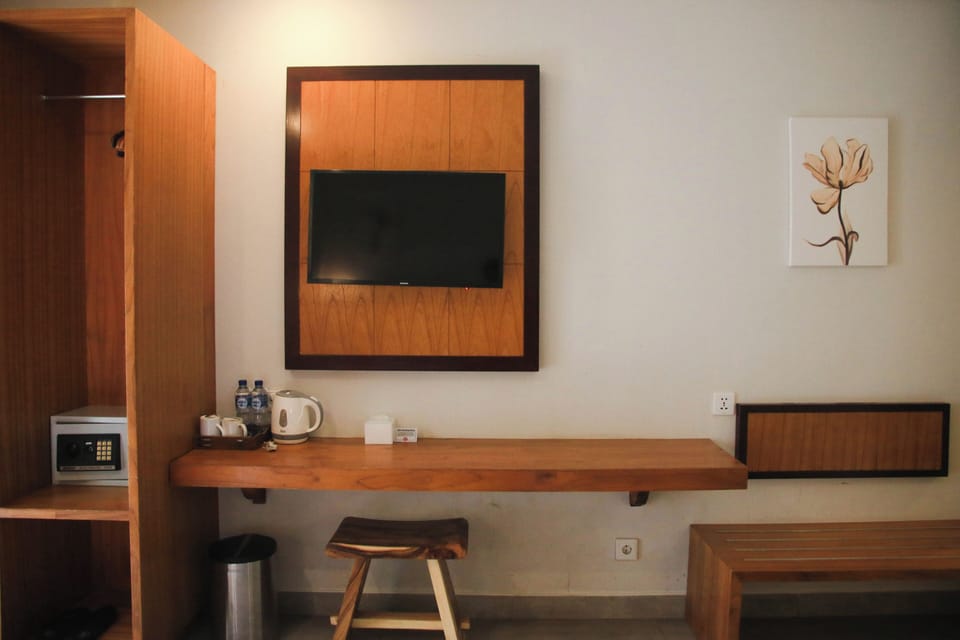 Superior Room | In-room safe, desk, rollaway beds, free WiFi