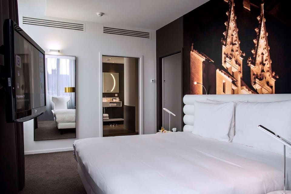 Suite, 1 Bedroom | Premium bedding, Select Comfort beds, minibar, in-room safe