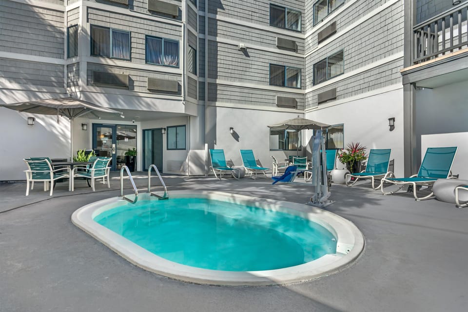 Best Western Plus All Suites Inn Hotel in Santa Cruz