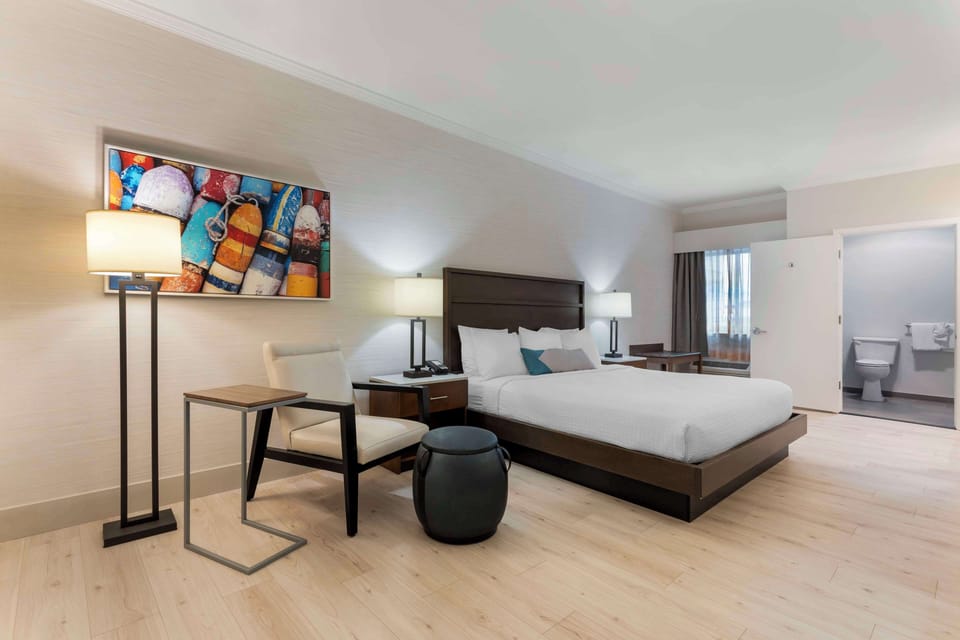 In-room safe, individually decorated, individually furnished, desk