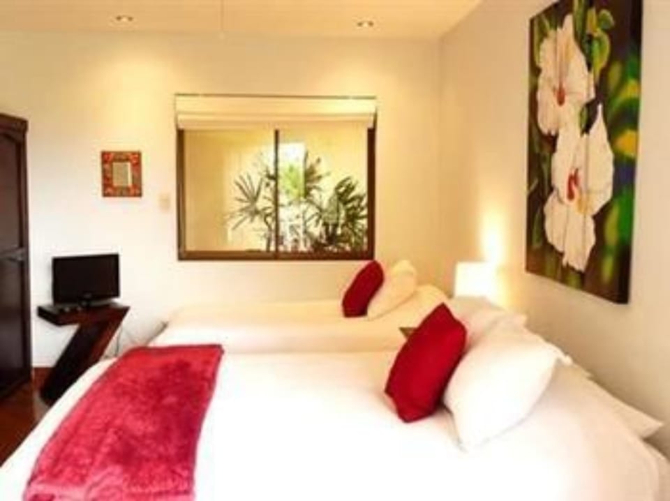 Minibar, in-room safe, individually decorated, individually furnished