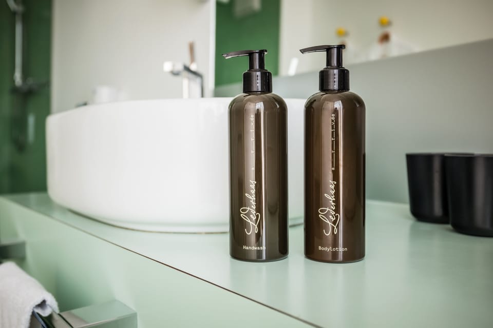 Rainfall showerhead, free toiletries, hair dryer, towels