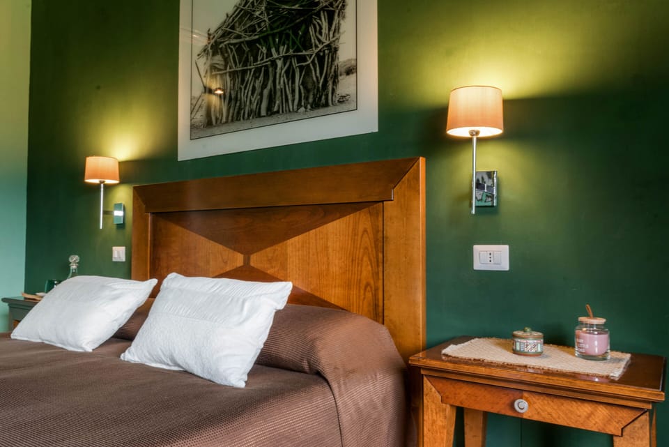 Standard Double Room, Garden View | Desk, free WiFi