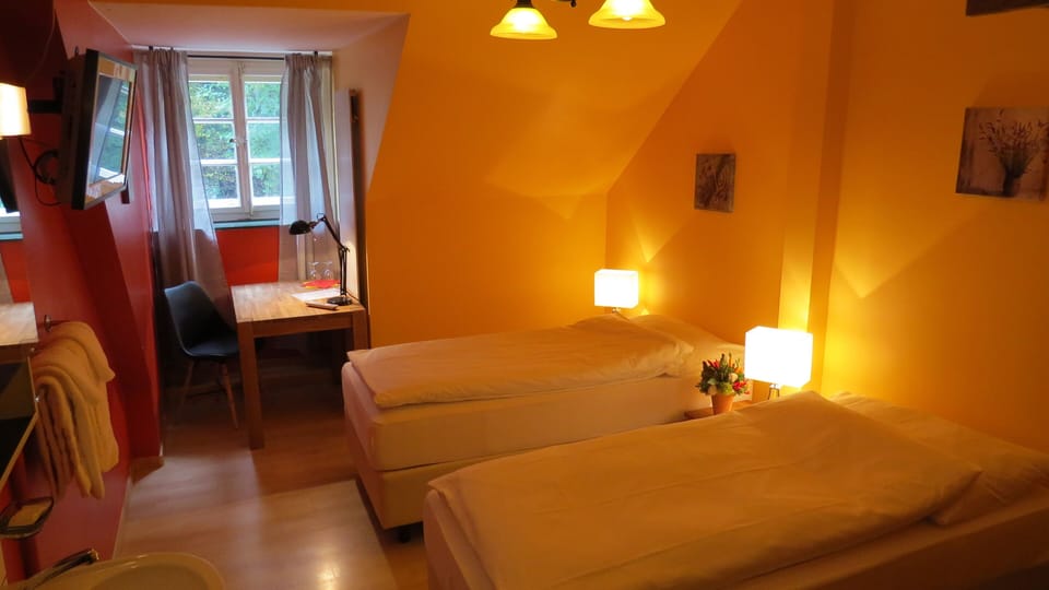Free WiFi, bed sheets