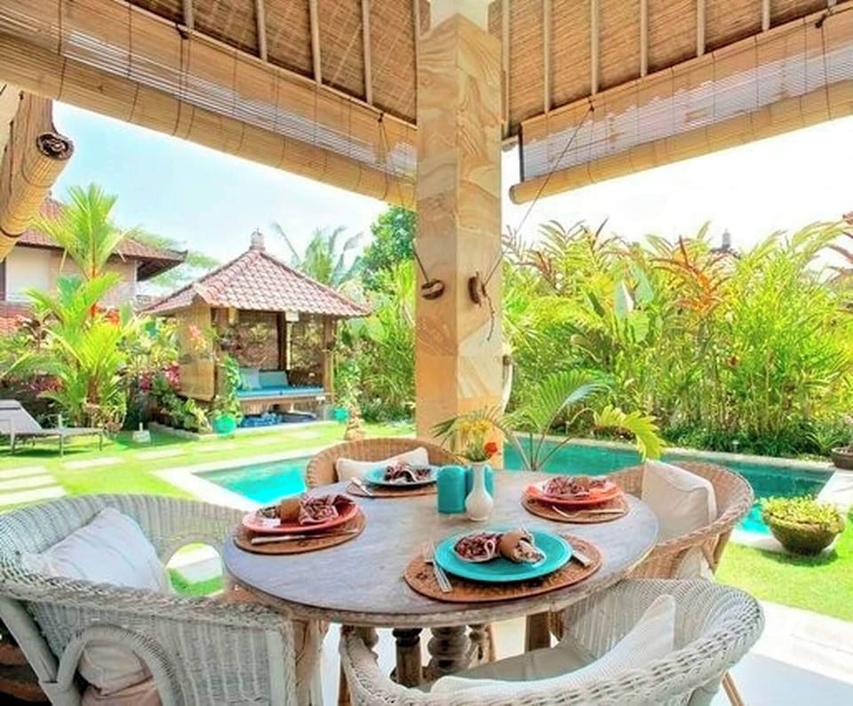 Villa, 3 Bedrooms, Private Pool, Garden View | Outdoor dining