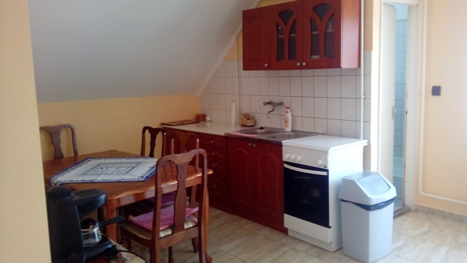 Apartment, 4 Bedrooms, Smoking, Balcony | Interior