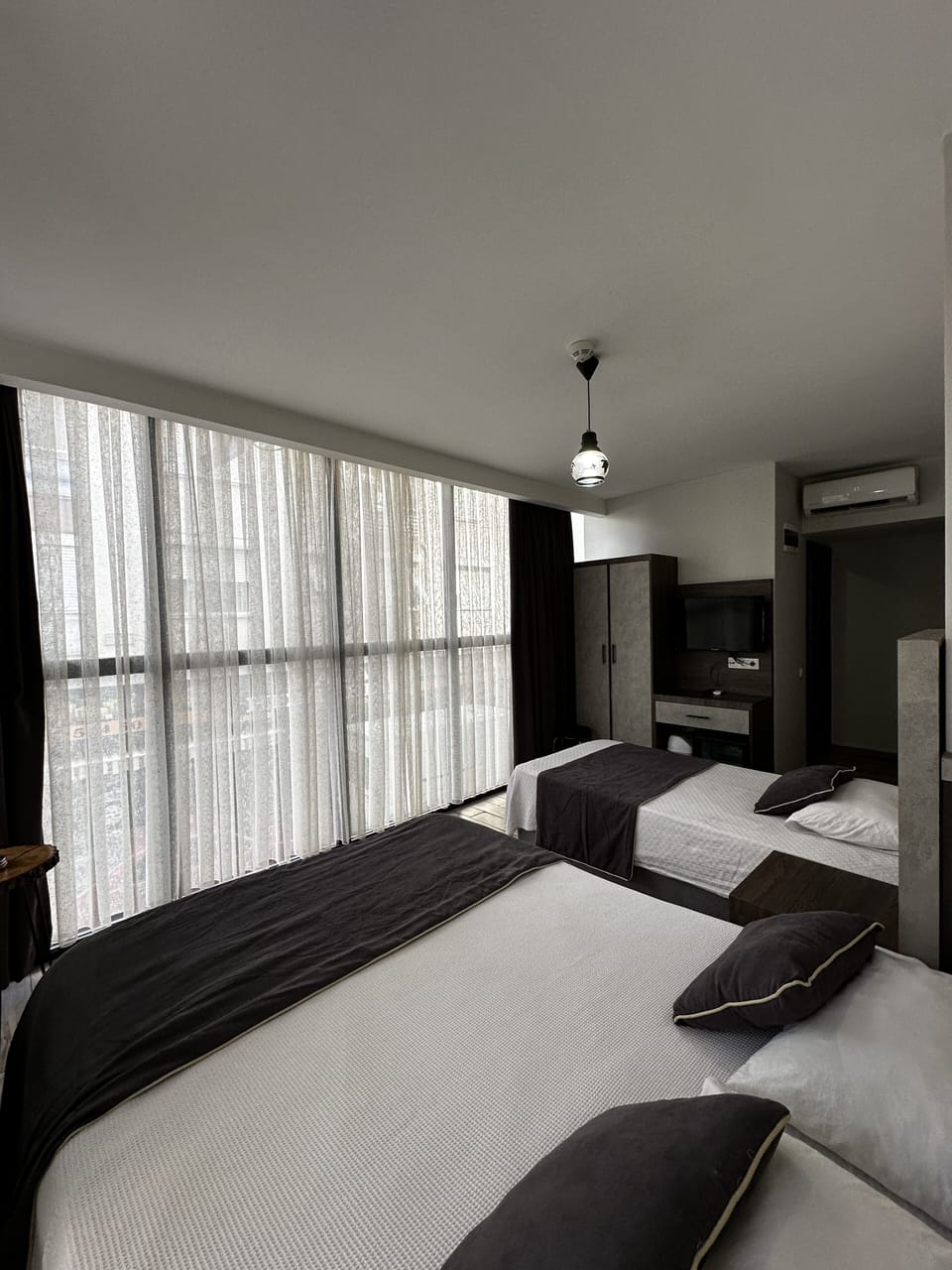 Comfort Triple Room | Premium bedding, down comforters, Select Comfort beds, minibar
