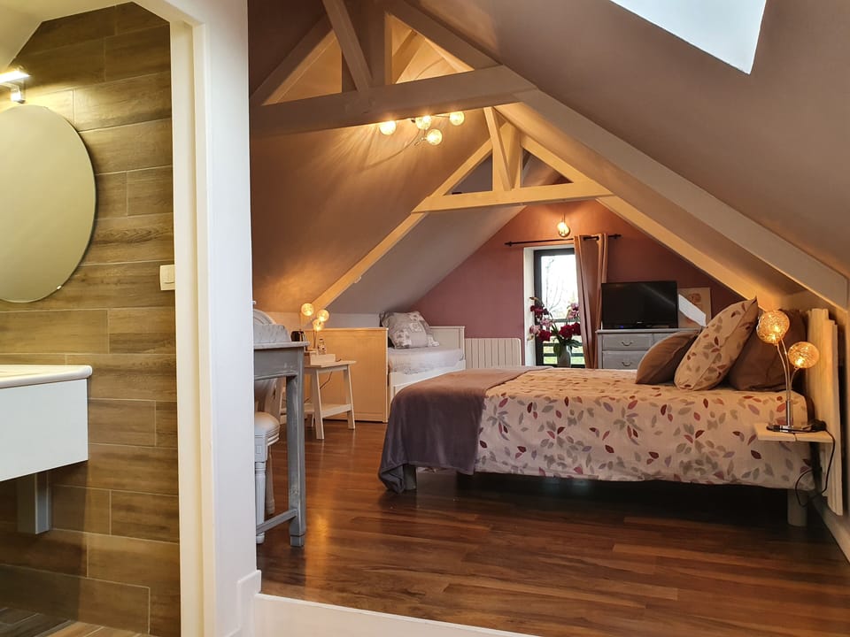 Romantic Suite, Garden View (Pivoine)