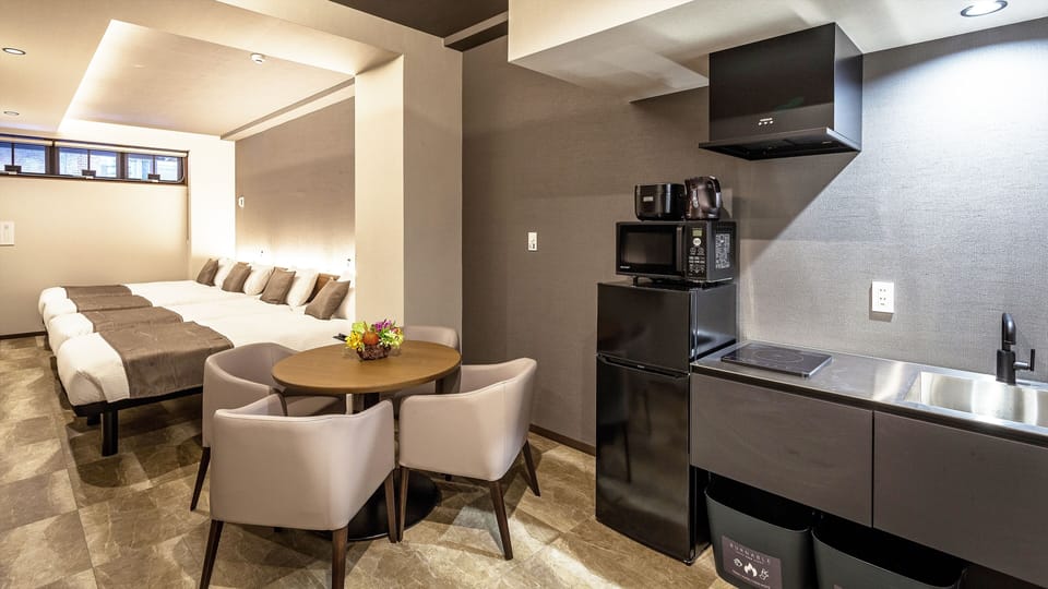 Deluxe Force (Cash not accepted) | Private kitchen | Fridge, microwave, electric kettle