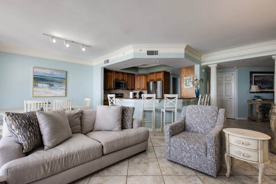 Condo, 3 Bedrooms | Living room | TV