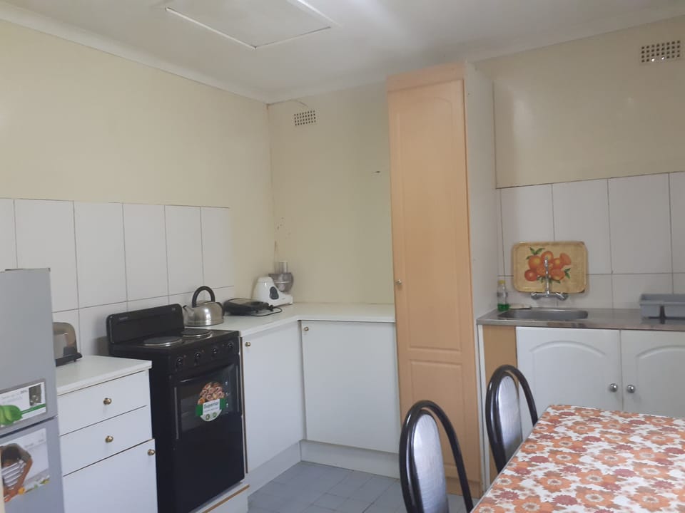 House | Private kitchen | Fridge, microwave, oven, electric kettle