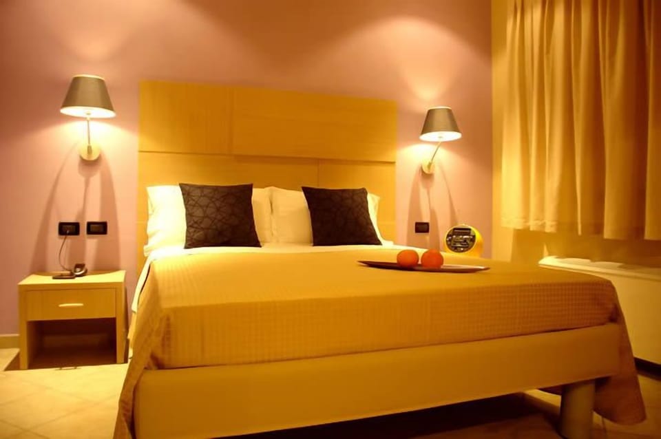 Minibar, in-room safe, desk, blackout drapes