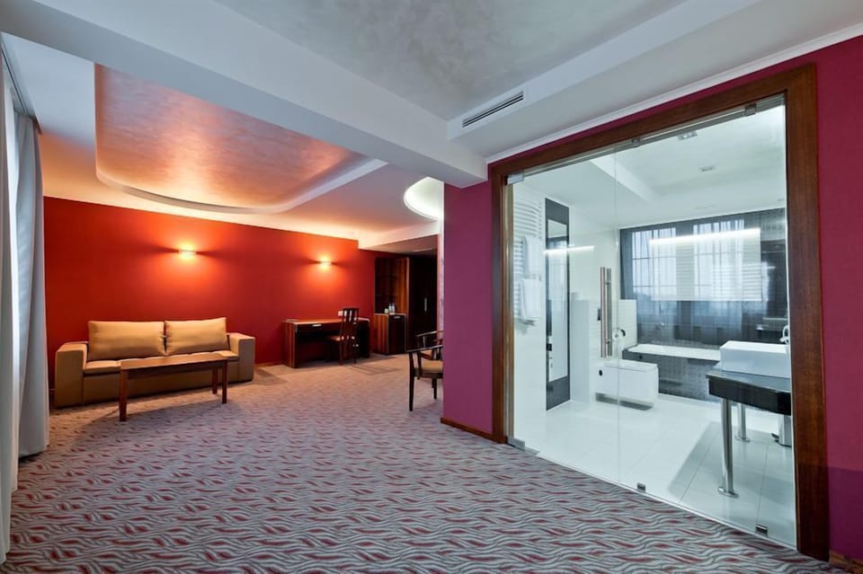 Standard Apartment | Bathroom | Rainfall showerhead, hair dryer, bathrobes, slippers