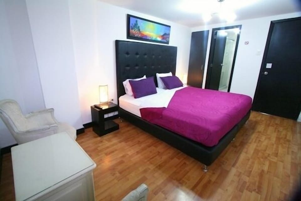 Minibar, desk, free WiFi