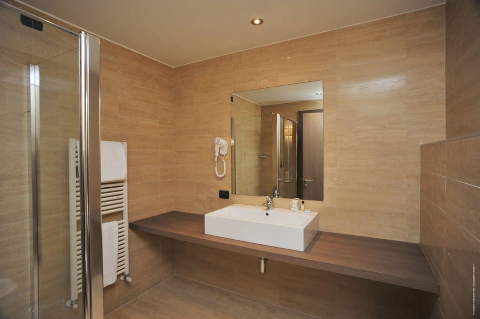 Family Room (1 pax) | Bathroom | Eco-friendly toiletries, hair dryer, bidet, towels