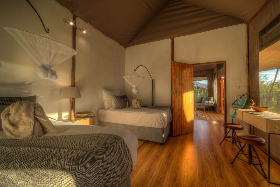 Family Tent | In-room safe, bed sheets
