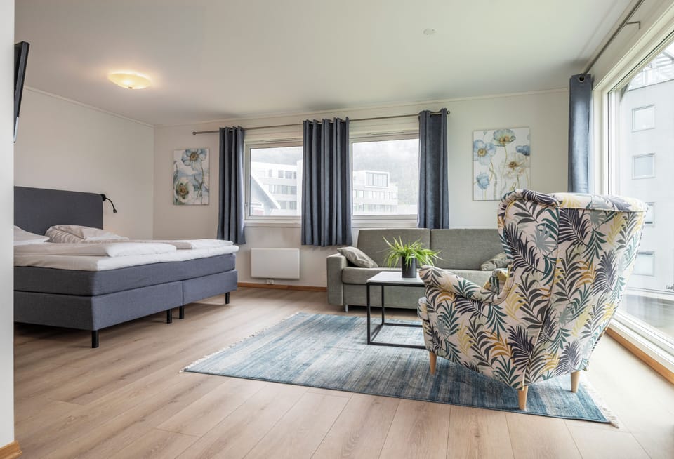 Desk, laptop workspace, free WiFi, bed sheets