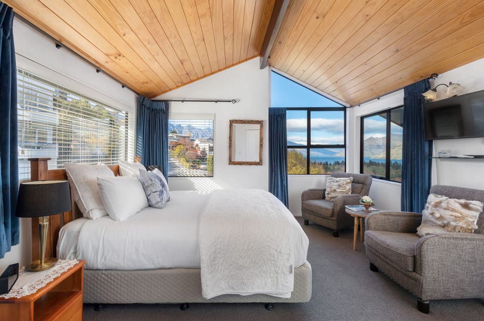 Deluxe Studio | Lake view