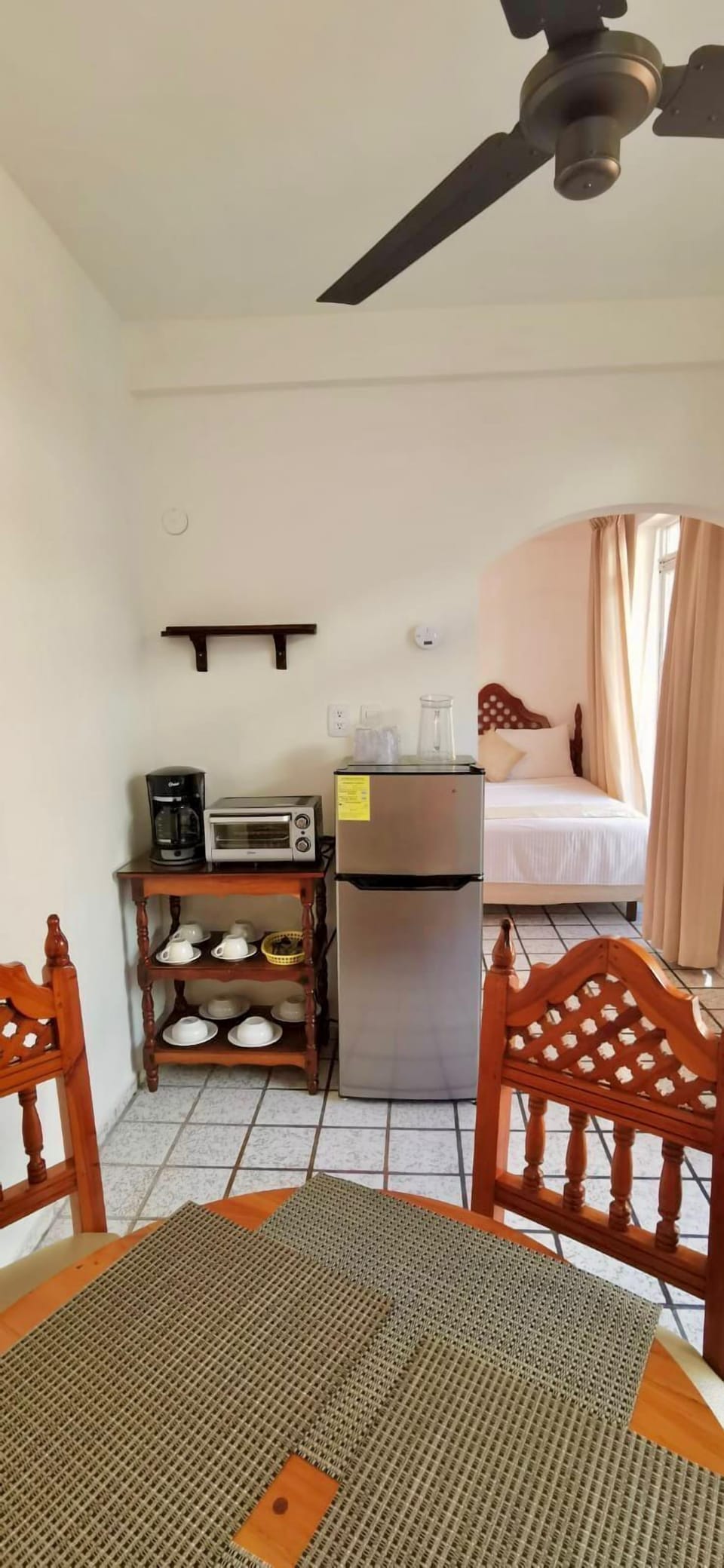 Junior Studio Suite, 2 Double Beds | In-room dining